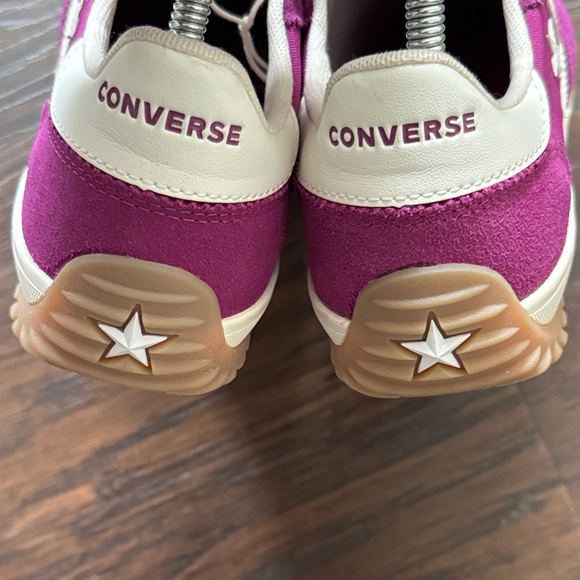 Like New Converse Women's Sneakers in Vibrant Violet & White - Picture 9 of 13